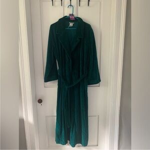 Vintage vanity fair robe